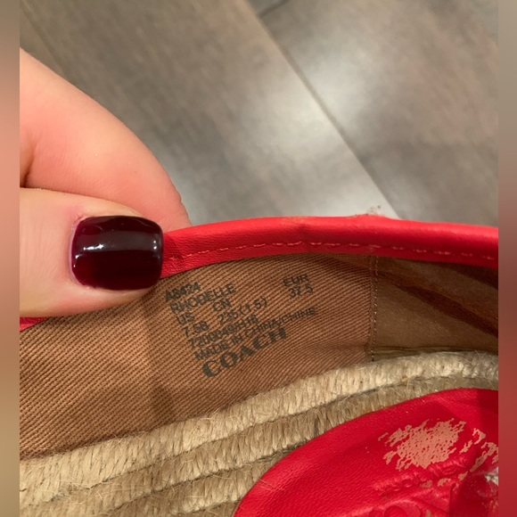 Flats - Picture 3 of 4